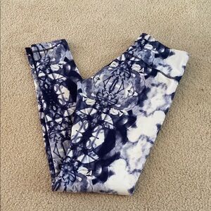 Lululemon tiedye Blue and White Patterned Leggings
